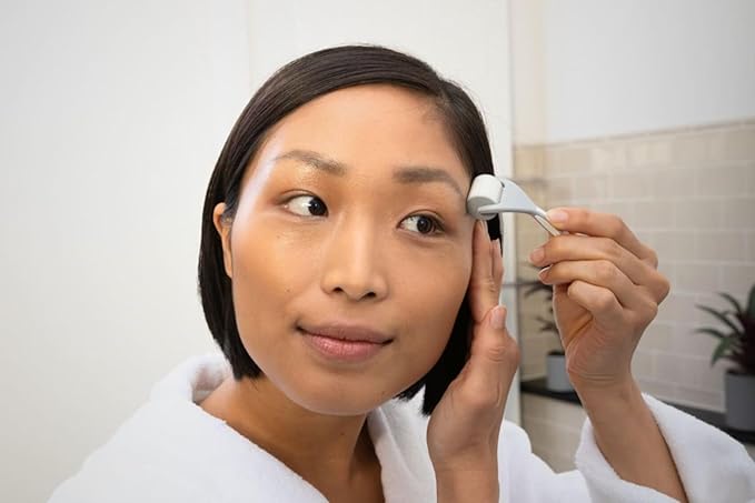 Dermaroller Microneedling Facial Roller for Skin Improvement, 0.2mm Needles for Stretch Marks, Acne & Burn Scars – Painless Dermaroller for Blemished Dry Skin – Made in Germany