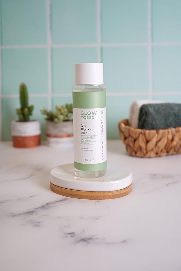 Glow Tonic | Pore Tightening, Exfoliating & Purifying | with Salicylic Acid, Niacinamide, Aloe Vera & Ginseng | Reduces Pores, Shine & Blackheads | Serum-Effective Formula | 200 ml