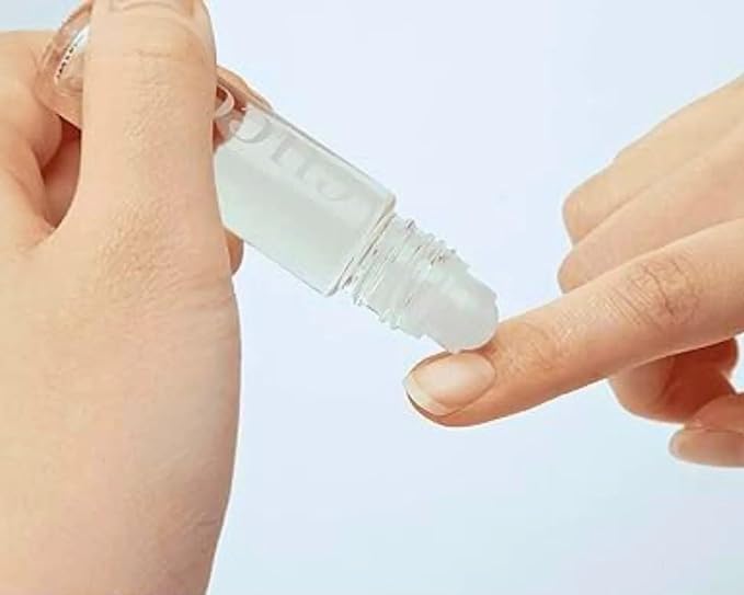 Cuccio Naturale Revitalizing Roll-On Cuticle Oil Milk & Honey 10ml