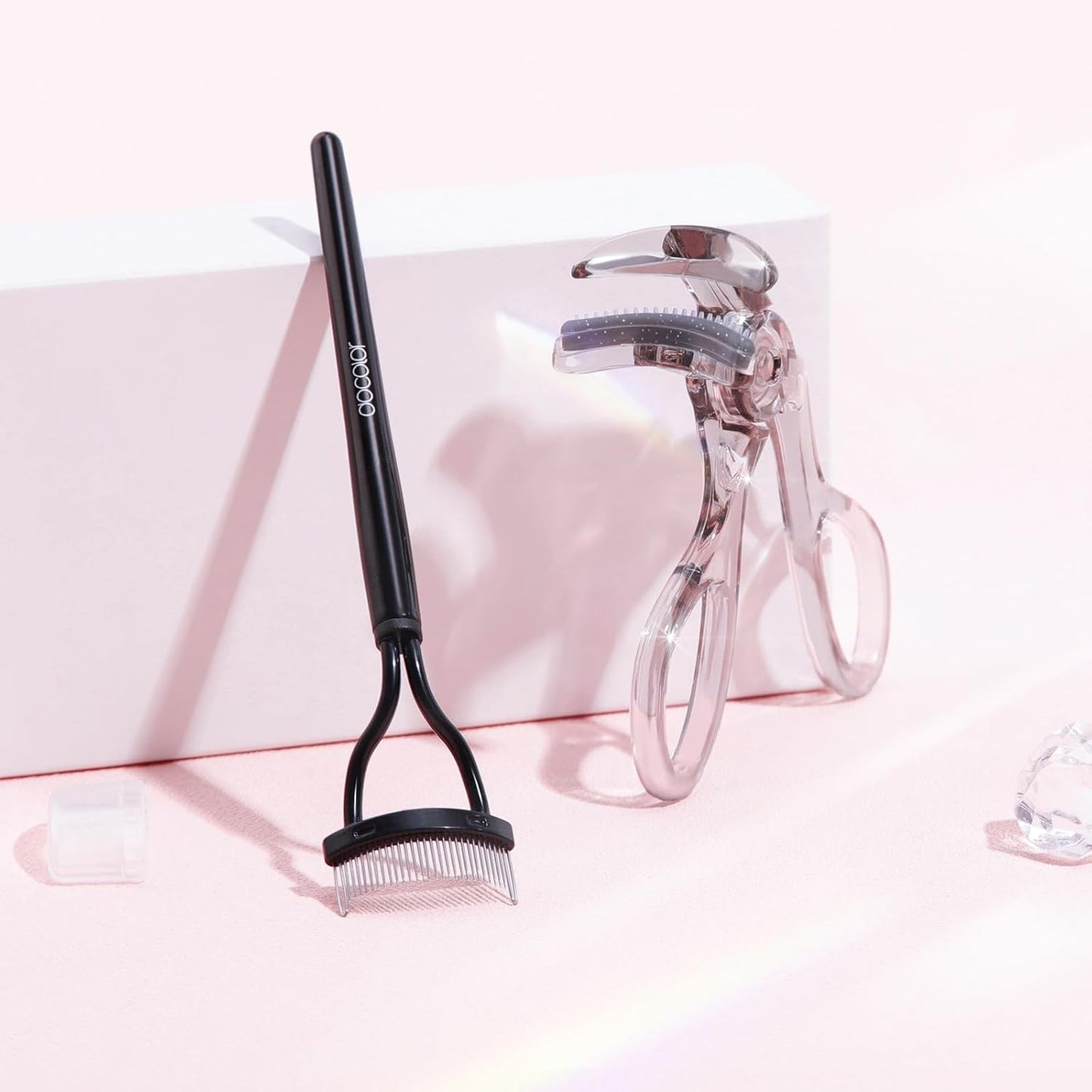 docolor Eyelash Curler with Eyelash Comb, Lash Curler with Silicone Refill Pads Suitable for all eye shapes Curl up to one day Easy to operate No Pinching or Pulling eyelash Eye Makeup Tool