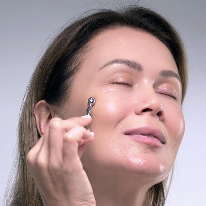 Eye De-Puffer Tool - Eye Roller for Puffy Eyes - Delivers Visible Result - Reusable Tool for Face - Reduces Appearance of Anti-Aging and Dark Circles - Clean and Safe Eye Massager - 1 pc