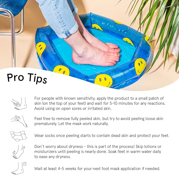 grace & stella Award-Winning Foot Peel Mask - Foot Peeling Mask with Aloe Vera - Moisturizing Foot Mask for Dry Cracked Feet - Foot Exfoliator for Baby Soft Feet (4 Pairs, Lavender)